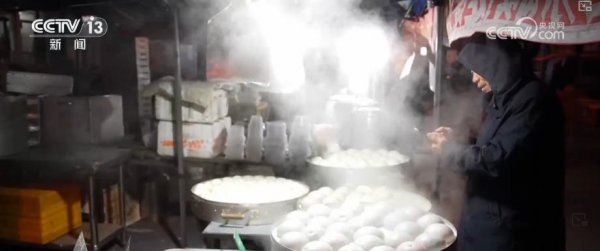 “早市+夜市+景点”延伸“链式体验” “旦夕互动”为城市经济注入崭新活力